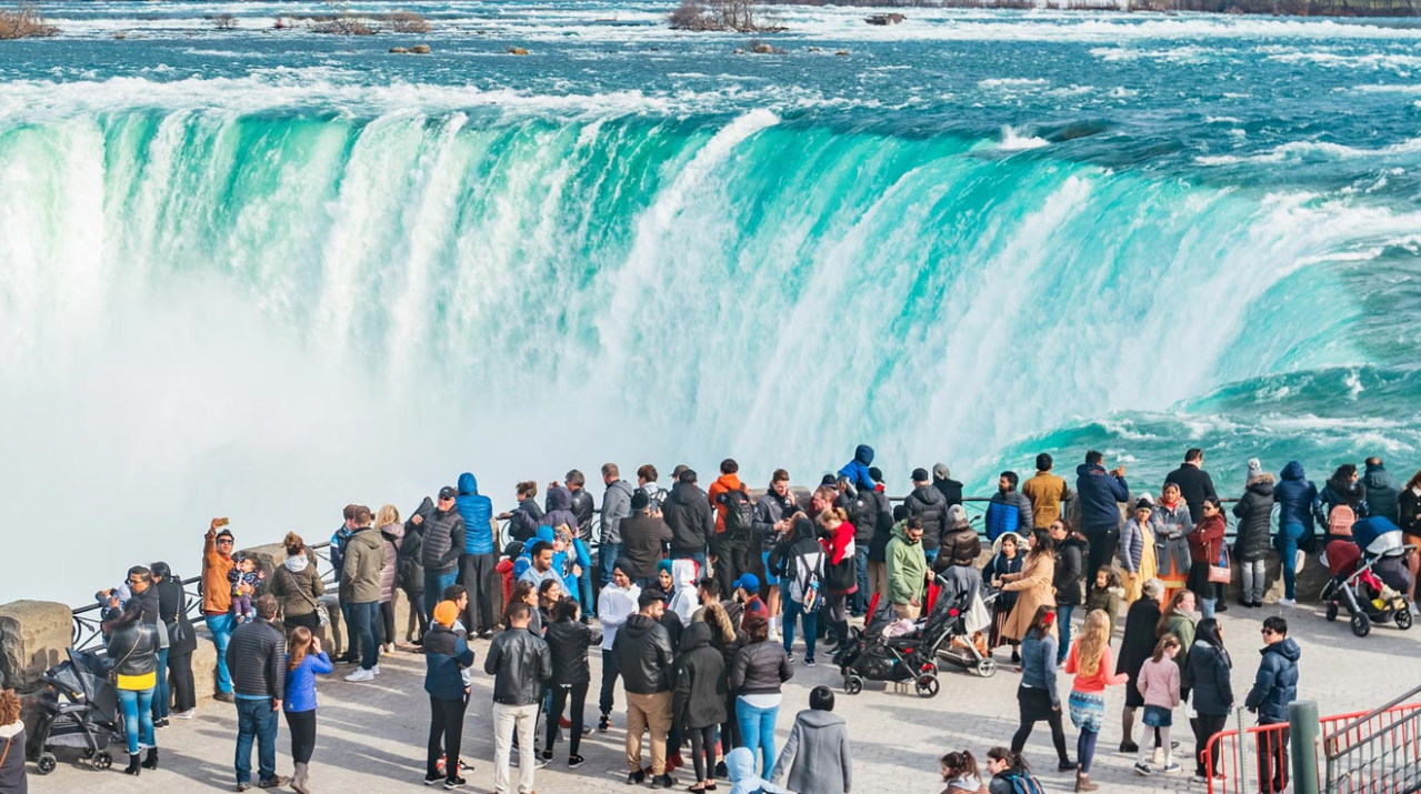 people in Niagara Falls